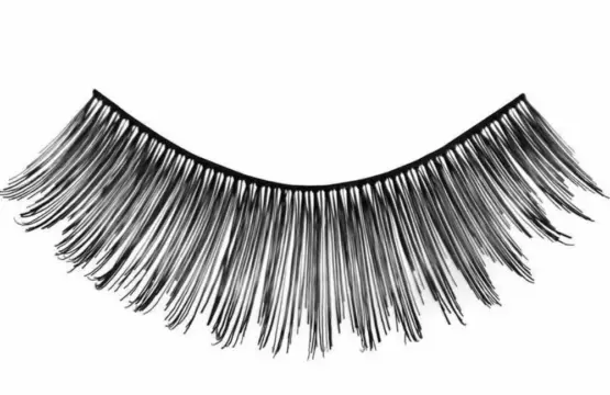 Kalentin Pestañas En Banda Strip Gambia